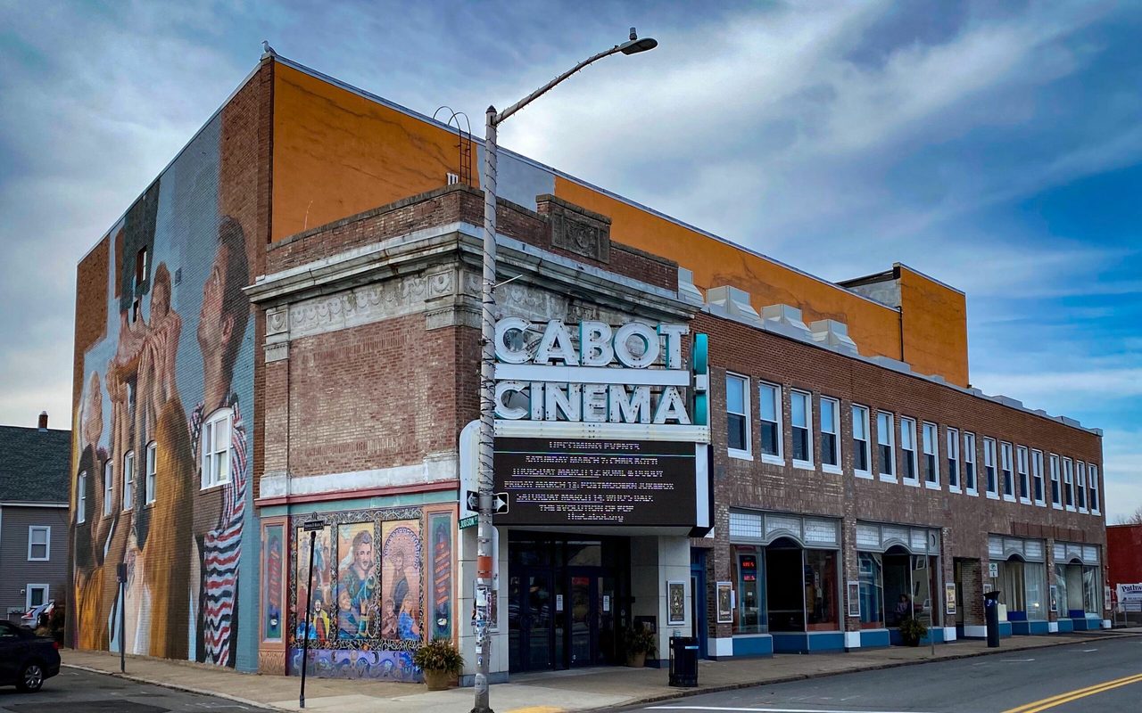 Cabot Performing Arts Center — Beverly