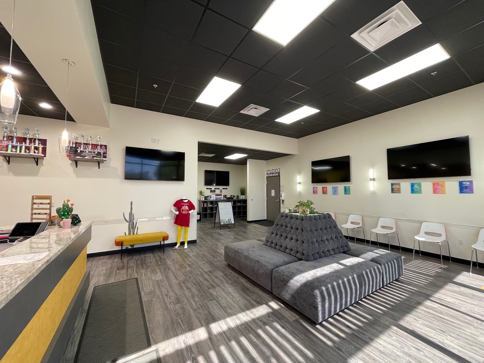 Phoenix Dance Studio — Phoenix