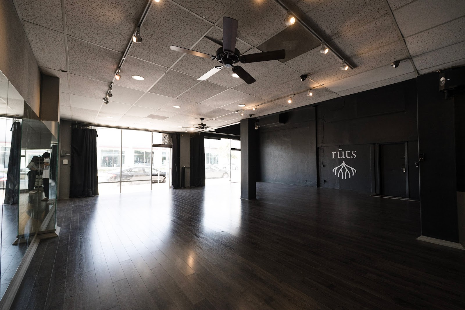 Rūts Dance Studio — Los Angeles