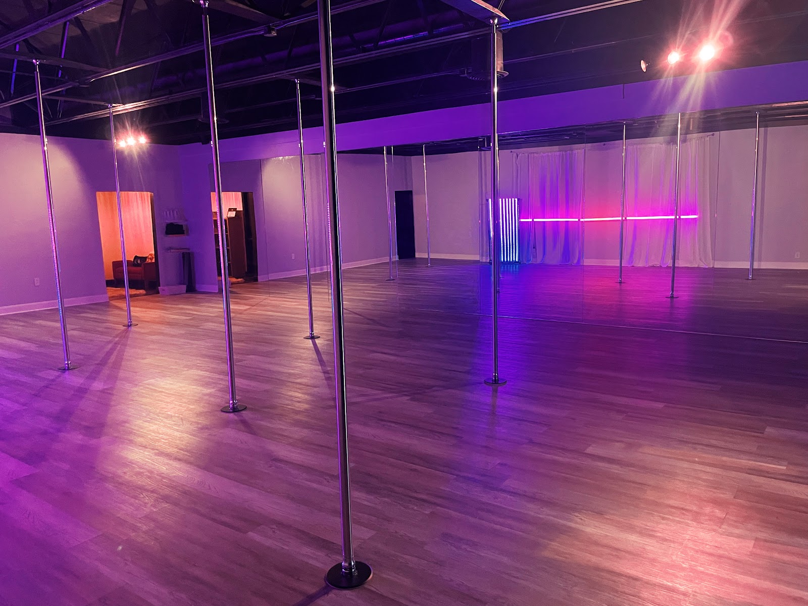 Studio Nightshade Pole Dance — Tampa