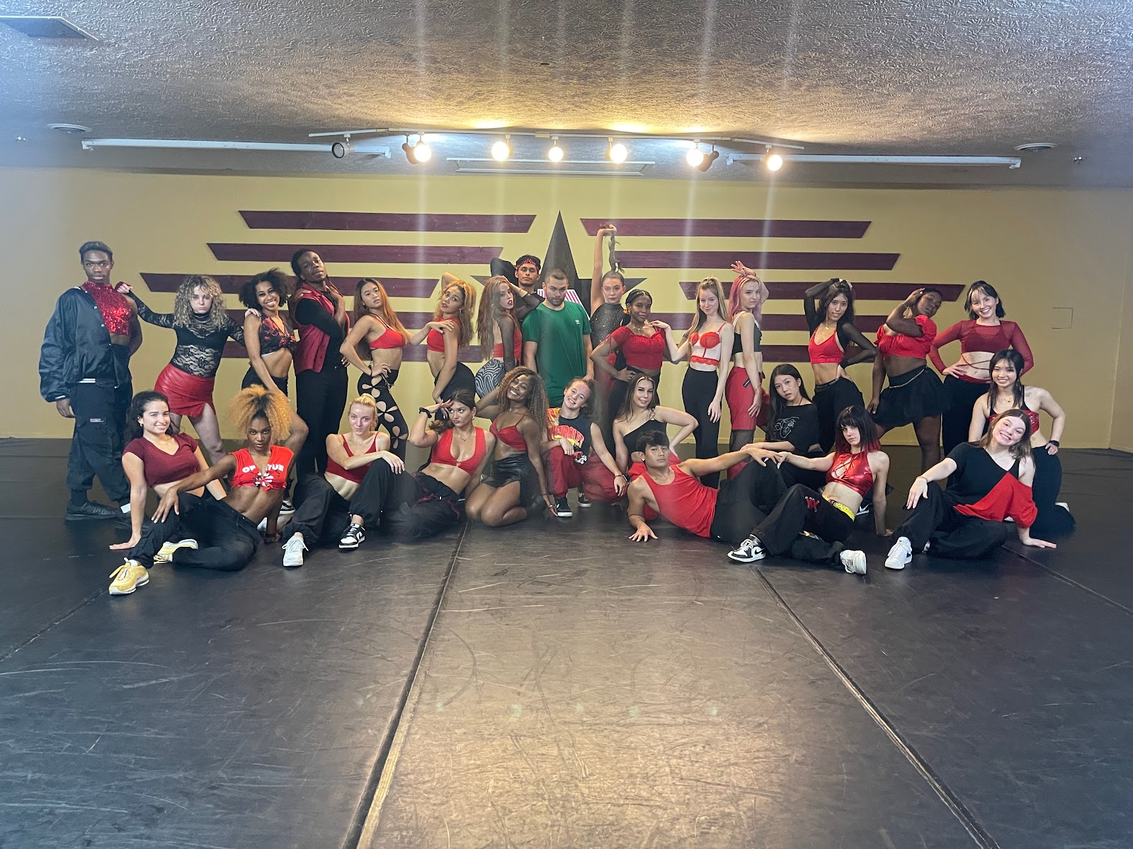 Untouchables Entertainment Inc / theINstituteofDancers — Holt