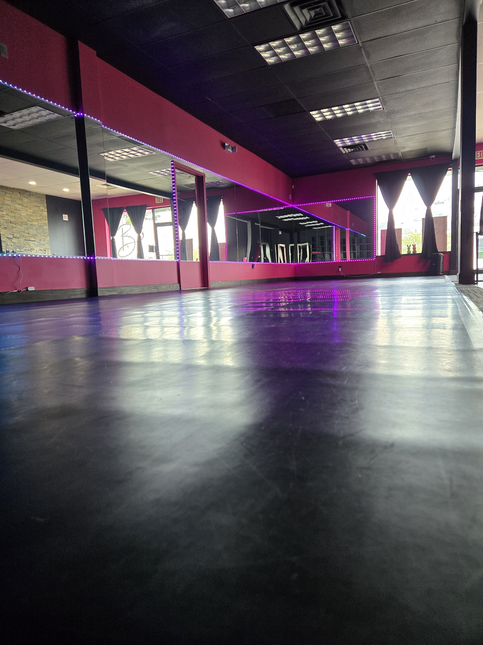 Berry's Groove Dance Studio — Overland Park