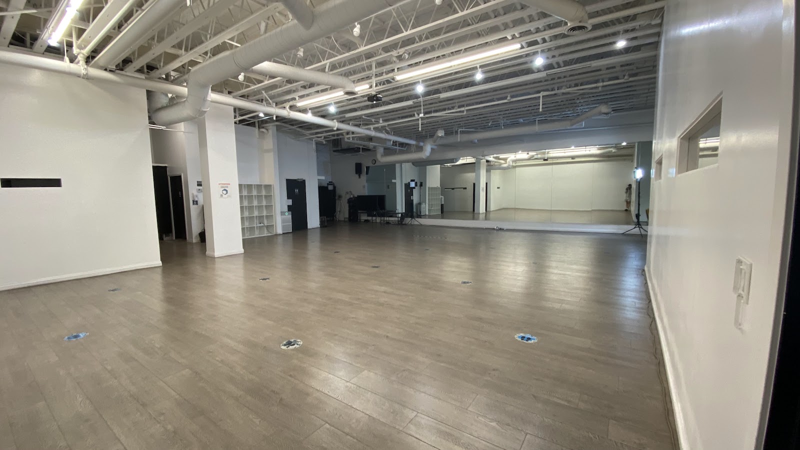 Debut Dance District — Los Angeles