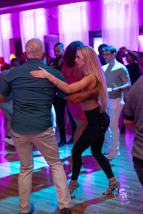 Salsa Heat Dance Studio - Salsa and Bachata classes — photo 7