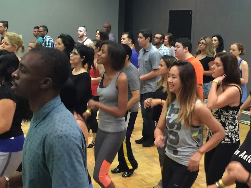 Salsabysal Dance Studio Of Salsa, Bachata & Cumbia — photo 2